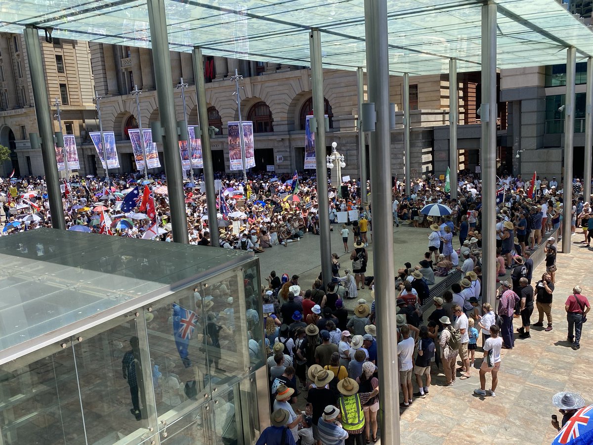 Ev1HasAnOpinion's tweet photo. 40+ degree heat in Perth today. Still a MASSIVE show. Well done Perth
#PerthProtest #FreedomRally https://t.co/ZgQZpwvRJt
