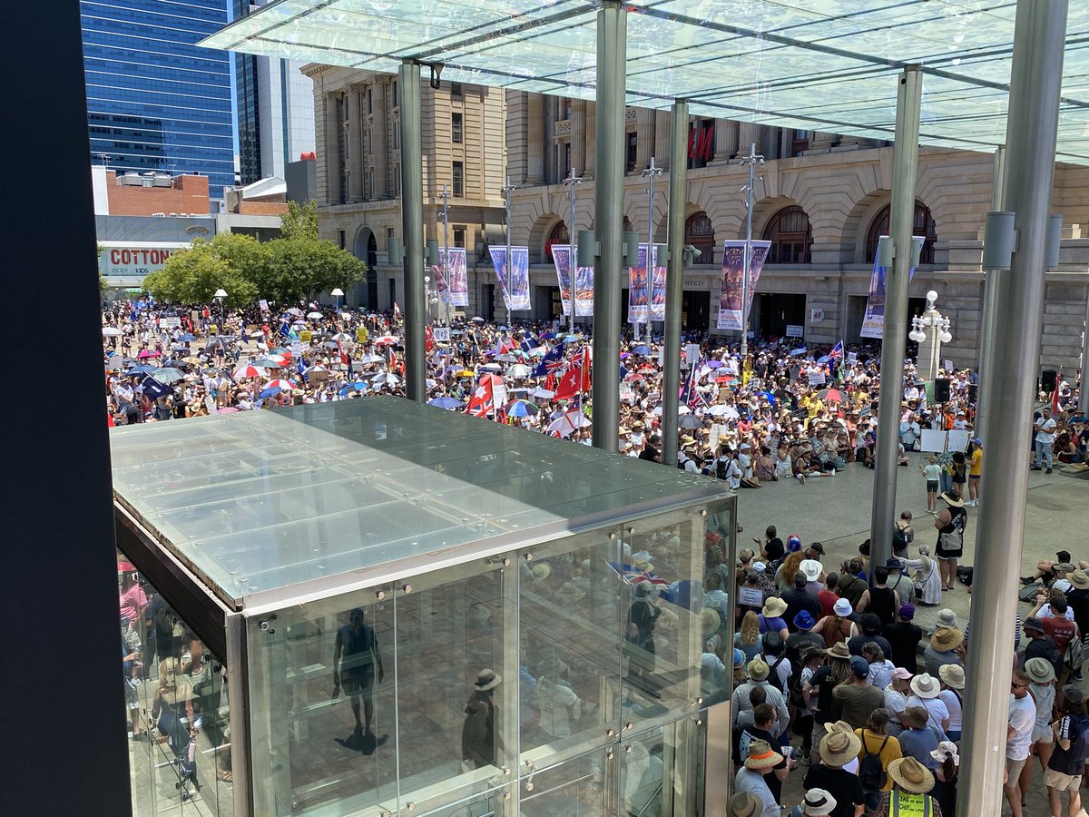 Ev1HasAnOpinion's tweet photo. 40+ degree heat in Perth today. Still a MASSIVE show. Well done Perth
#PerthProtest #FreedomRally https://t.co/ZgQZpwvRJt