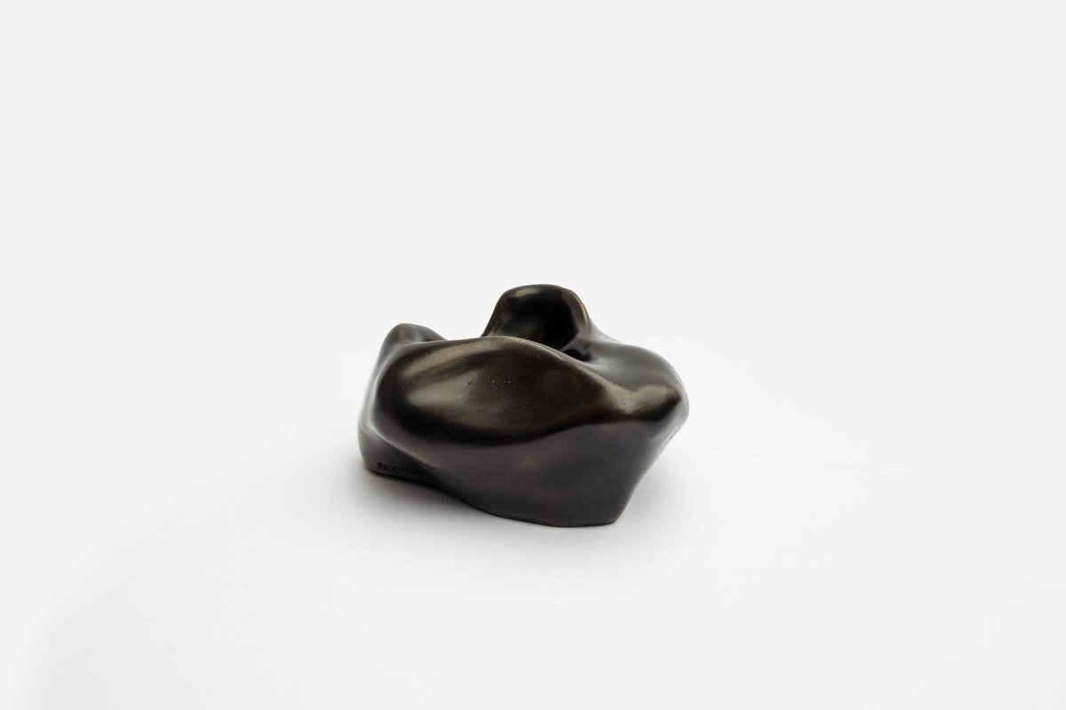 PaddyPikeStudio's tweet photo. He's an angle of my Tide sculpture that shows off the fluid movement, like waves swirling around each other.

 #productdesign #furniture #furnituredesign #modern #contemporarydesign #collectibledesign #nftart #NFTcommunity https://t.co/1glzZrKw4g