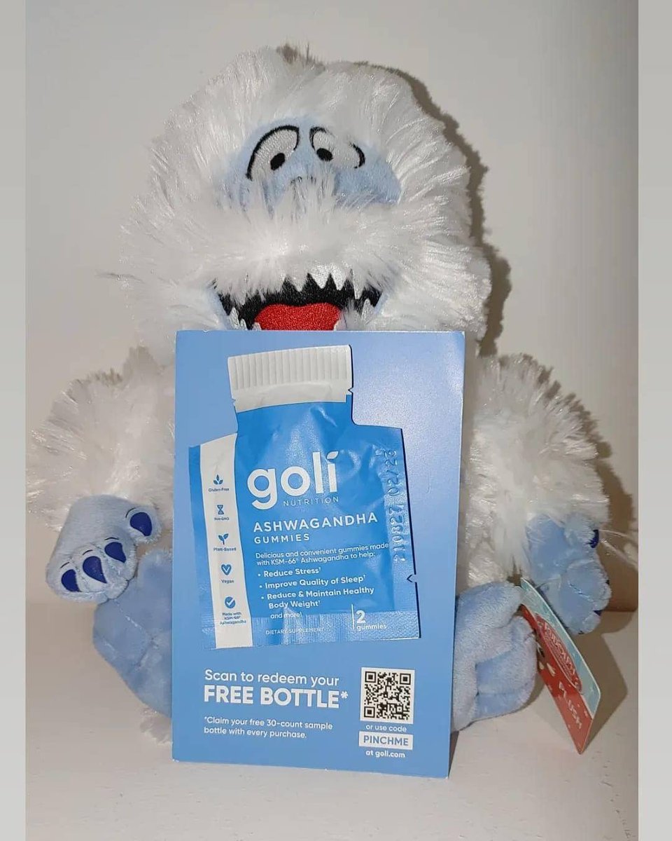 _pom_mom's tweet photo. I received a sample thanks to @GoliNutrition and @pinchme in exchange for my honest review. They tasted good, not overly sweet or sugary. Worth giving a try! #vitamins #goli #pinchme #samplesinthemail https://t.co/F9A31b3Ndy