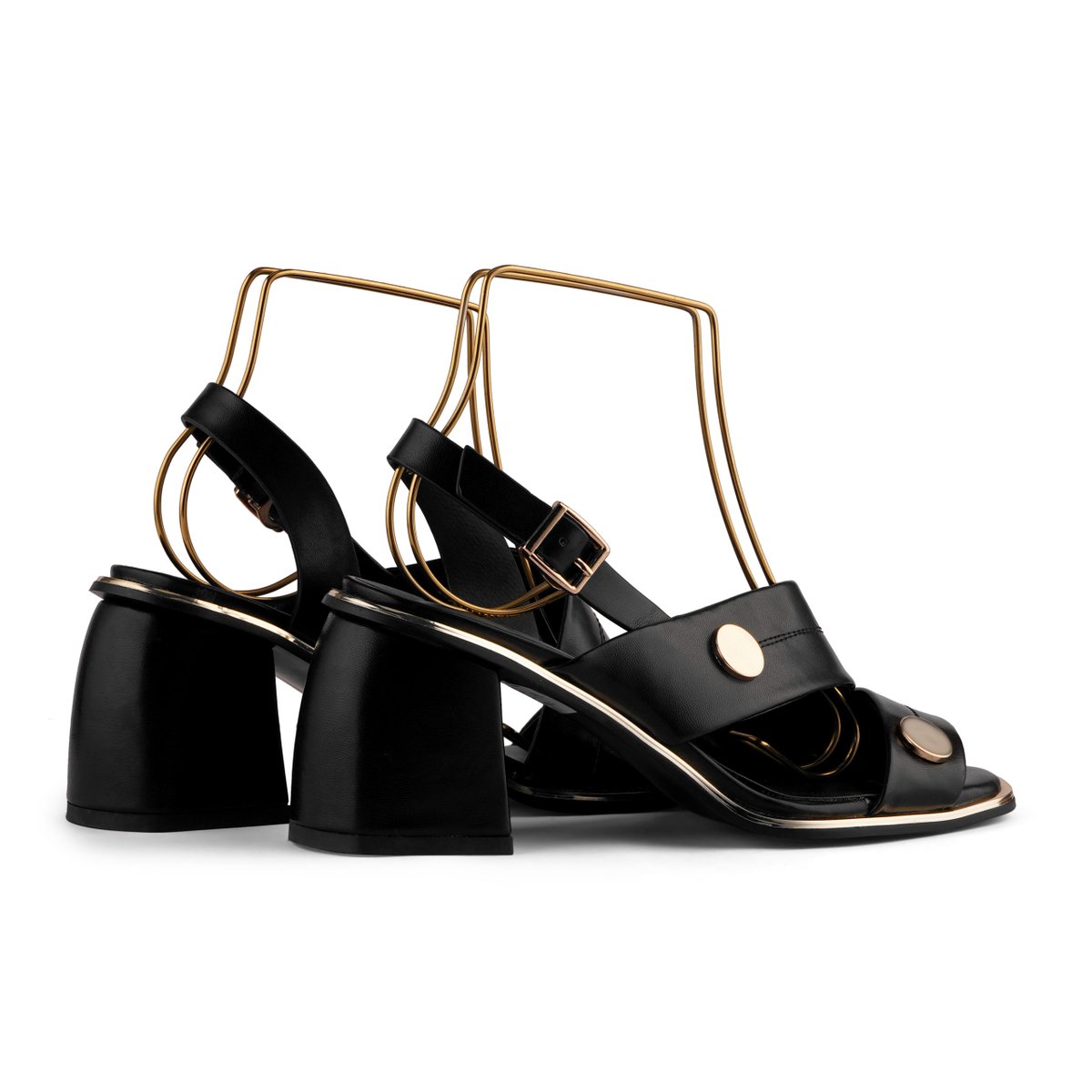 cordwainers_'s tweet photo. A beautiful mix of form and function these will be your go-to shoes for any occasion. A deal not to miss. 
Offer for Limited period only...!!!

For More Info:- https://t.co/qUnIDM2GXN

#Cordwainers  #EnricaPastello #shopping #shoppingonline #sale #offers #womenfootwear https://t.co/2hzef2Wyjt