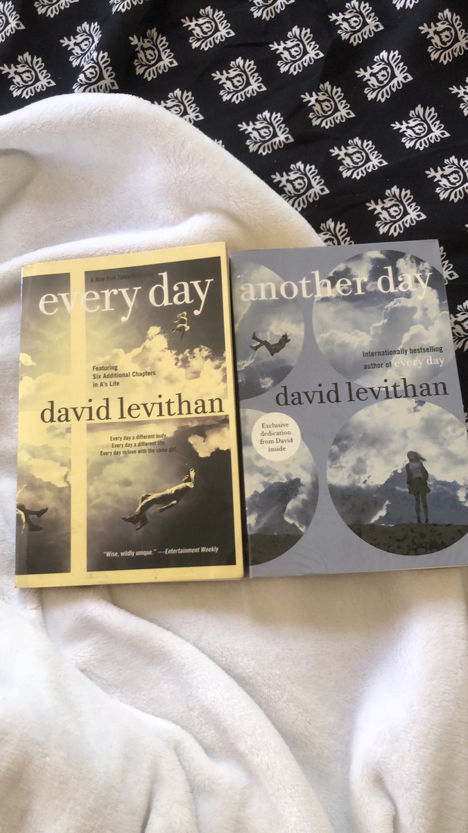 gyuszyo's tweet photo. hi guys ^^ help rt naman! im selling my preloved books! 

— BOOKS REHOMING PH

dm me for prices. prices are still negotiable! 

🏷 booktwt, books for sale ph, preloved books https://t.co/ssLBUTAffs