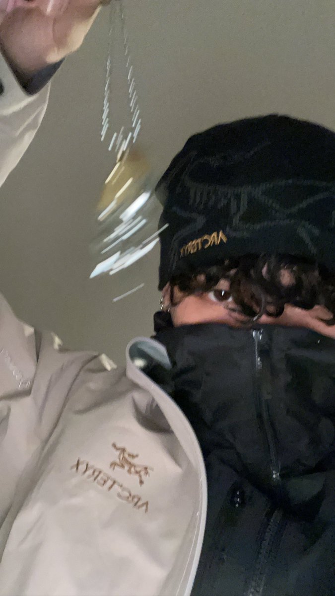 29393julz's tweet photo. @Arcteryx can you please send me some a care package?? https://t.co/ddDhPC7N7I