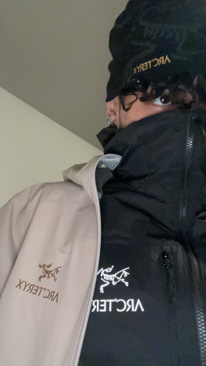 29393julz's tweet photo. @Arcteryx can you please send me some a care package?? https://t.co/ddDhPC7N7I