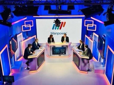 adebeauvaisMP's tweet photo. Une belle expérience! Une première pour donner la vision et booster nos équipes commerciales 🚀😁😁😉 https://t.co/8EnrzQmzuJ