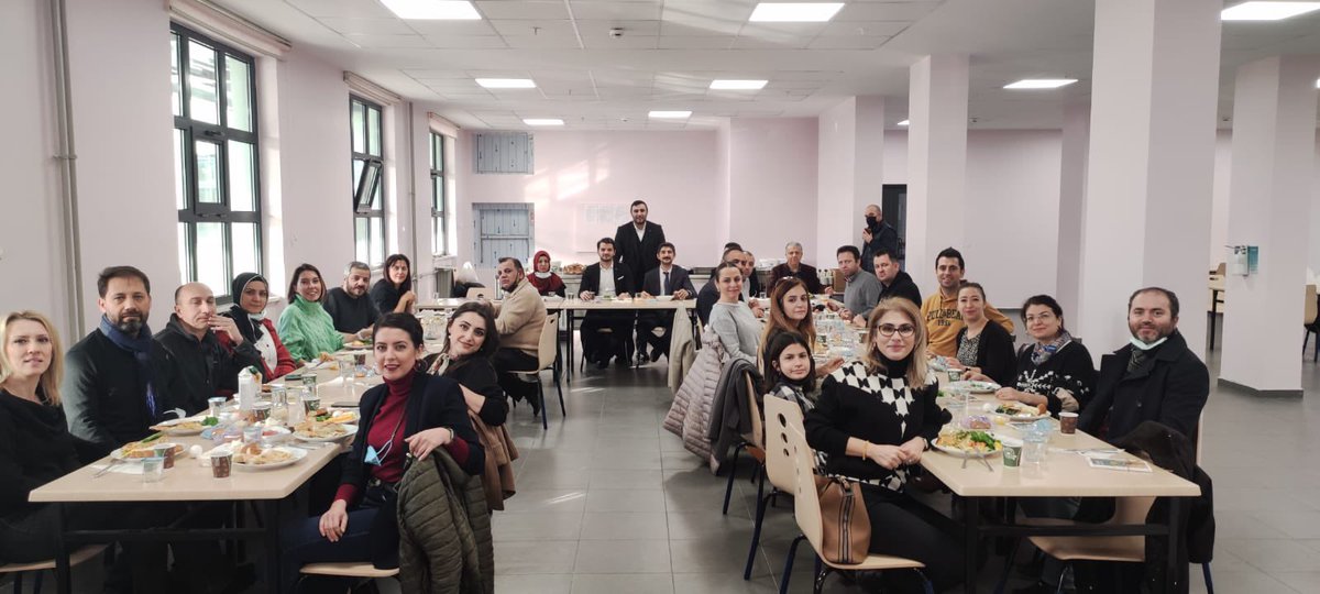 sametkukal's tweet photo. 2021-2022 Eğitim Öğretim Yılı birinci dönemini tamamlamış bulunmaktayız. Sevgili öğrencilerimizi, değerli meslektaşlarımı ve kıymetli velilerimizi kutluyor, saygı ve sevgilerimi sunuyorum. İkinci dönemde sağlık ve huzurla bir araya gelme dileğiyle, iyi tatiller diliyorum. https://t.co/5TgyZgFcgc