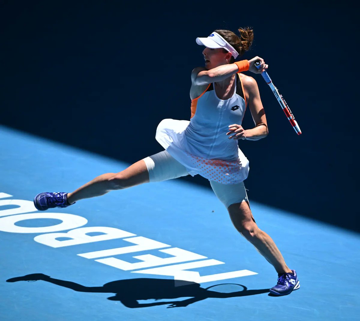 alizecornet's tweet image. NEVER. STOP. FIGHTING ✊

Happy Birthday to me 🥳🔥😁
#secondweek @australianopen

📸 Corinne Dubreuil / FFT