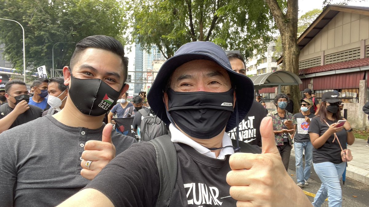 johnny_cartoons's tweet photo. #tangkapAzamBaki https://t.co/iKs8NJ09lP