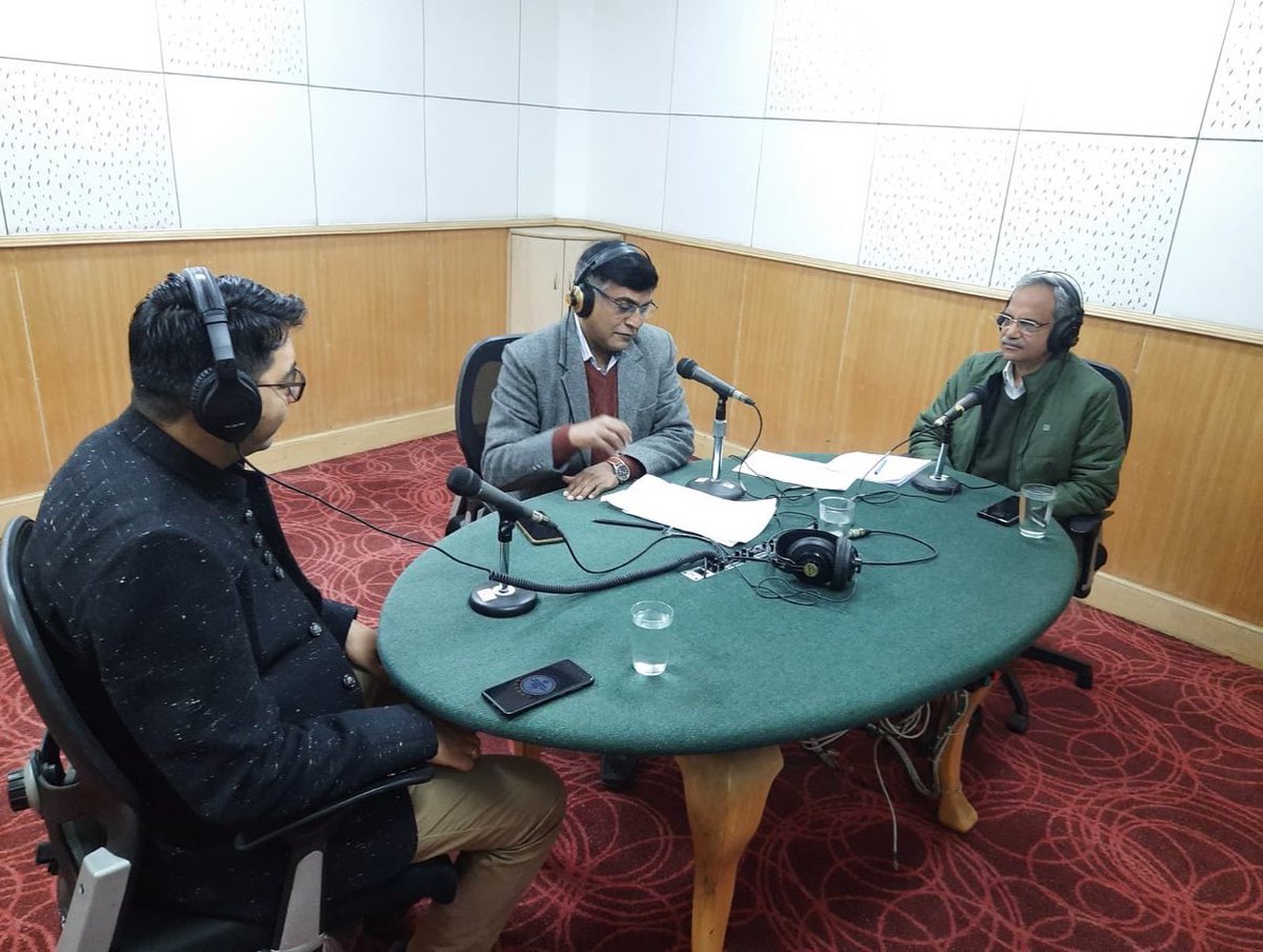 CeodelhiOffice's tweet photo. Interaction of Dr Ranbir Singh,CEO Delhi on AIR (22.01.2022) on NVD 2022(theme- Making Elections Inclusive,Accessible and Participative).
@CeodelhiOffice
#ceodelhioffice #phoneinprogram #NVD2022 #NationalVoterDay #Awareness #programme #chalovoterbanehum #novotertobeleftbehind https://t.co/0dALi7peZv