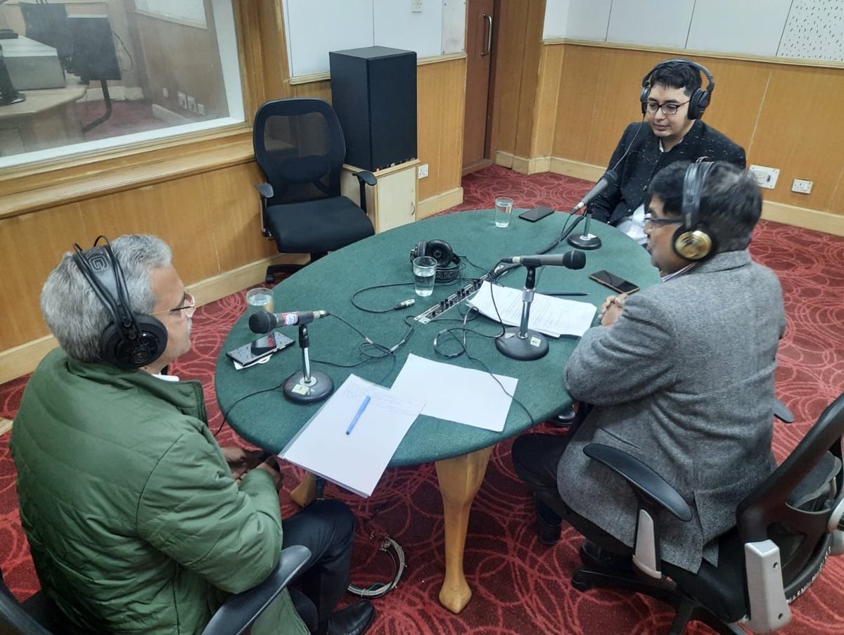 CeodelhiOffice's tweet photo. Interaction of Dr Ranbir Singh,CEO Delhi on AIR (22.01.2022) on NVD 2022(theme- Making Elections Inclusive,Accessible and Participative).
@CeodelhiOffice
#ceodelhioffice #phoneinprogram #NVD2022 #NationalVoterDay #Awareness #programme #chalovoterbanehum #novotertobeleftbehind https://t.co/0dALi7peZv