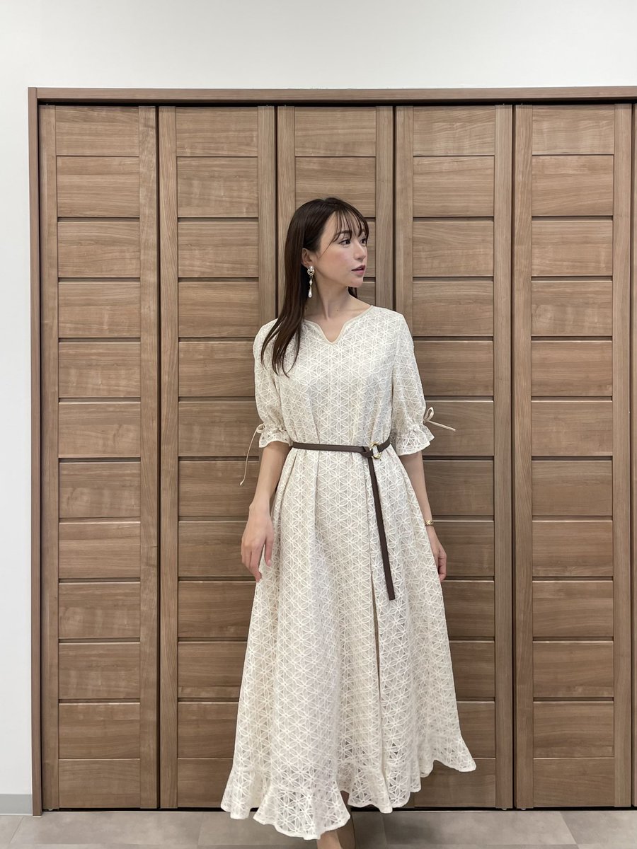 okarie1023's tweet photo. キーネックレースワンピースの
アイボリー、
Sサイズが完売ですが
Mサイズも残りわずかになりました🥰🙏🏻🙇🏻‍♀️✨

https://t.co/dCOELRDLmB

合皮のウエストベルトつきで
スタイルアップも✨✨

@efla_official https://t.co/rVdsf0rwQe
