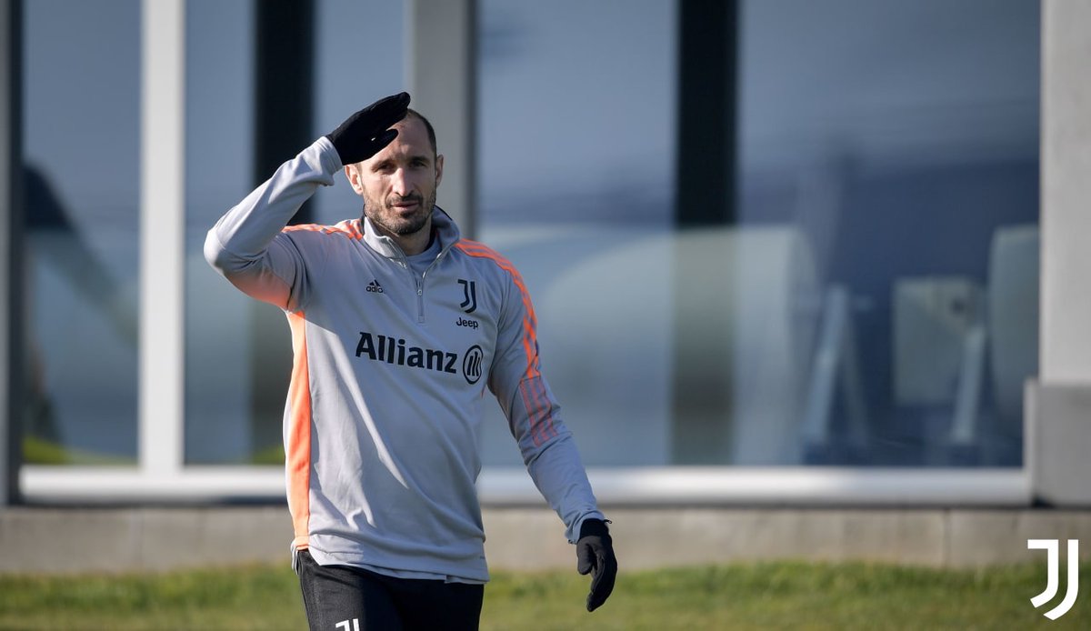 𝗦𝗜𝗔𝗣 𝗞𝗔𝗣𝗧𝗘𝗡! 😤

Selamat menikmati sisa hari Sabtu-mu, Juventini! 🙌 
#ForzaJuve #FinoAllaFine