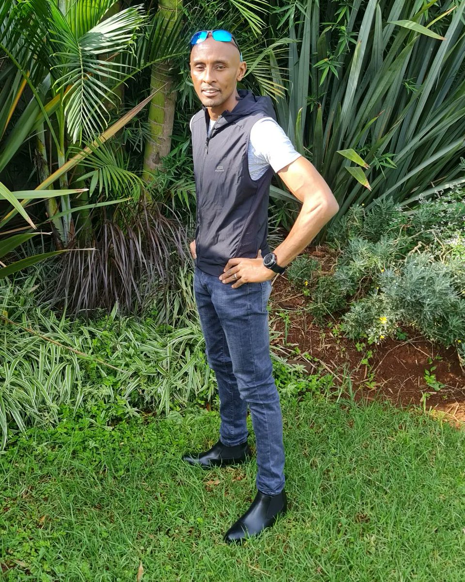 itsdavidthuo1's tweet photo. Away from the track,the sub 3s,the recoveries.
@decathlonnairobi this hooded sleevless top is bomb.
@citywalk_kenya the boots π
Issa weekend.Have a blast.
#inspirethroughrunning
#www.davidthuo.com
#fitnesswithdavid https://t.co/nKVHis0NuX