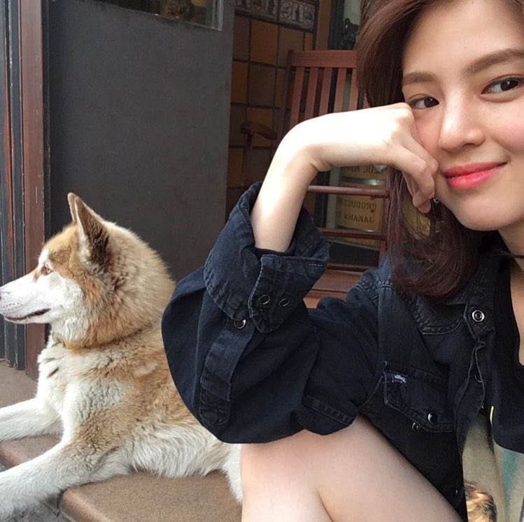zeesozee's tweet photo. What are you looking at doe https://t.co/cZZkBqRMVH