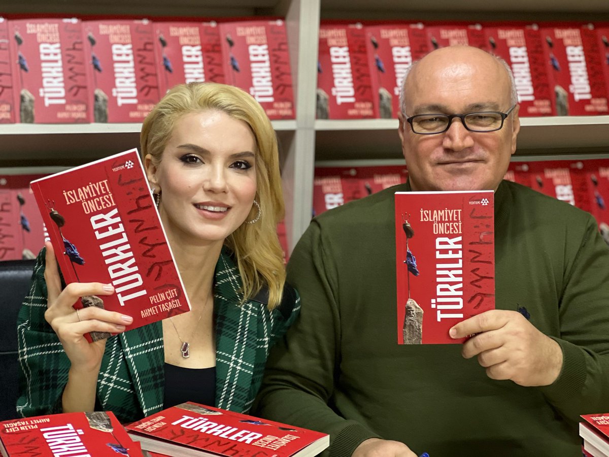 ciftpelin's tweet photo. Yeni kitabımız çıktı!
“İslamiyet öncesi Türkler”
Ben sordum, @ProfTaal anlattı. Tüm kitapçılarda📚

Sınırlı sayıda kitabı @kitapyurducom için imzaladık. Ayrıca bu tweeti fav/rt’leyen 5 kişiye hediye edeceğim. https://t.co/PloL20q1Lb https://t.co/VeXNnR0fZn