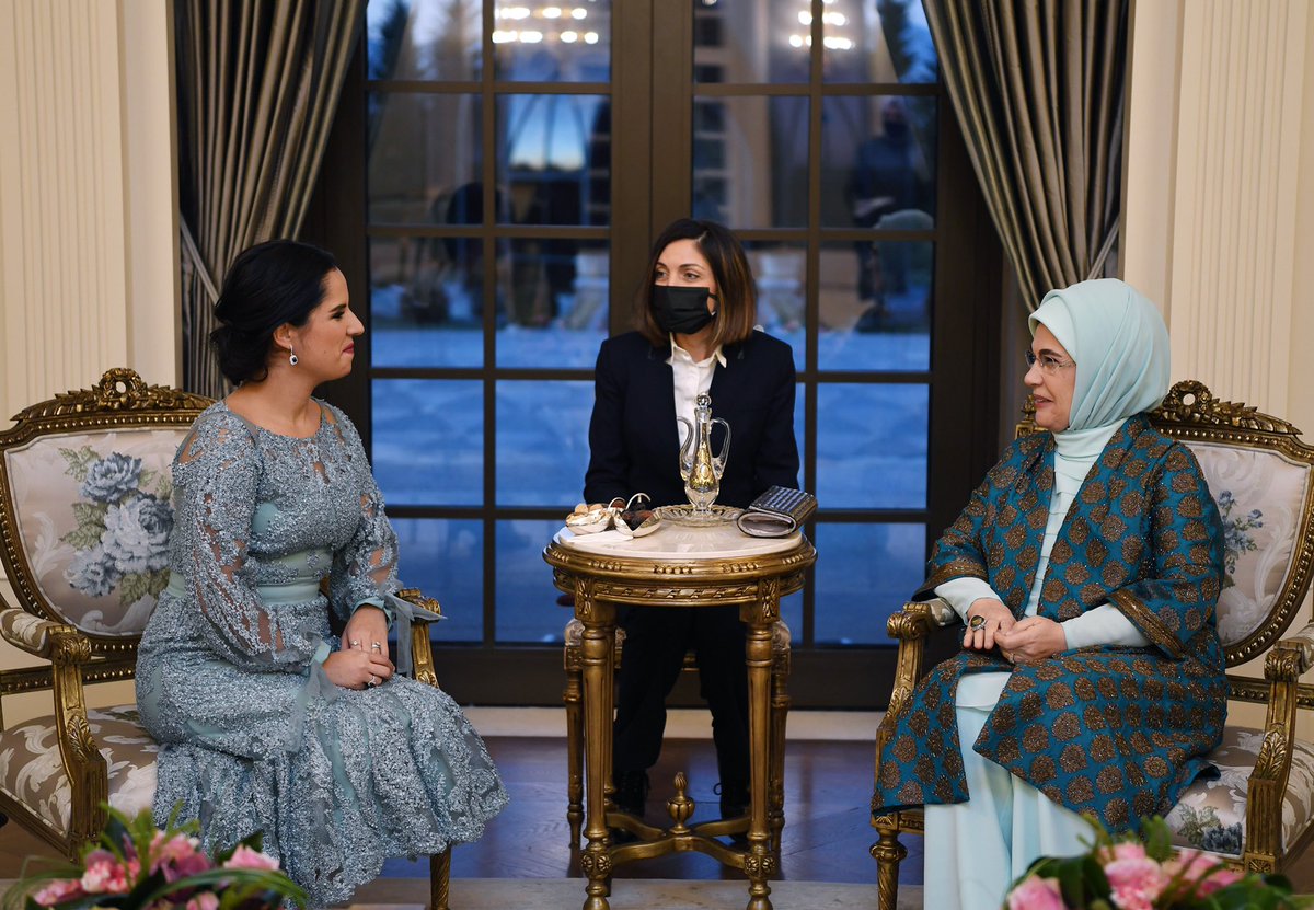 EmineErdogan's tweet photo. Ülkemize resmî ziyarette bulunan El Salvador Cumhurbaşkanı Bukele'nin kıymetli eşi Gabriela Rodríguez de Bukele'yi misafir etmekten büyük mutluluk duydum. Bu ziyaretin ülkelerimiz arasındaki dostluğu pekiştireceğine inanıyorum. https://t.co/1vmVDjTLDr