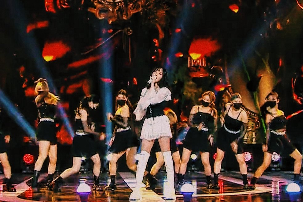_mademydayz's tweet photo. always great to see her on stage. 🖤 https://t.co/VYhvDVFdC7