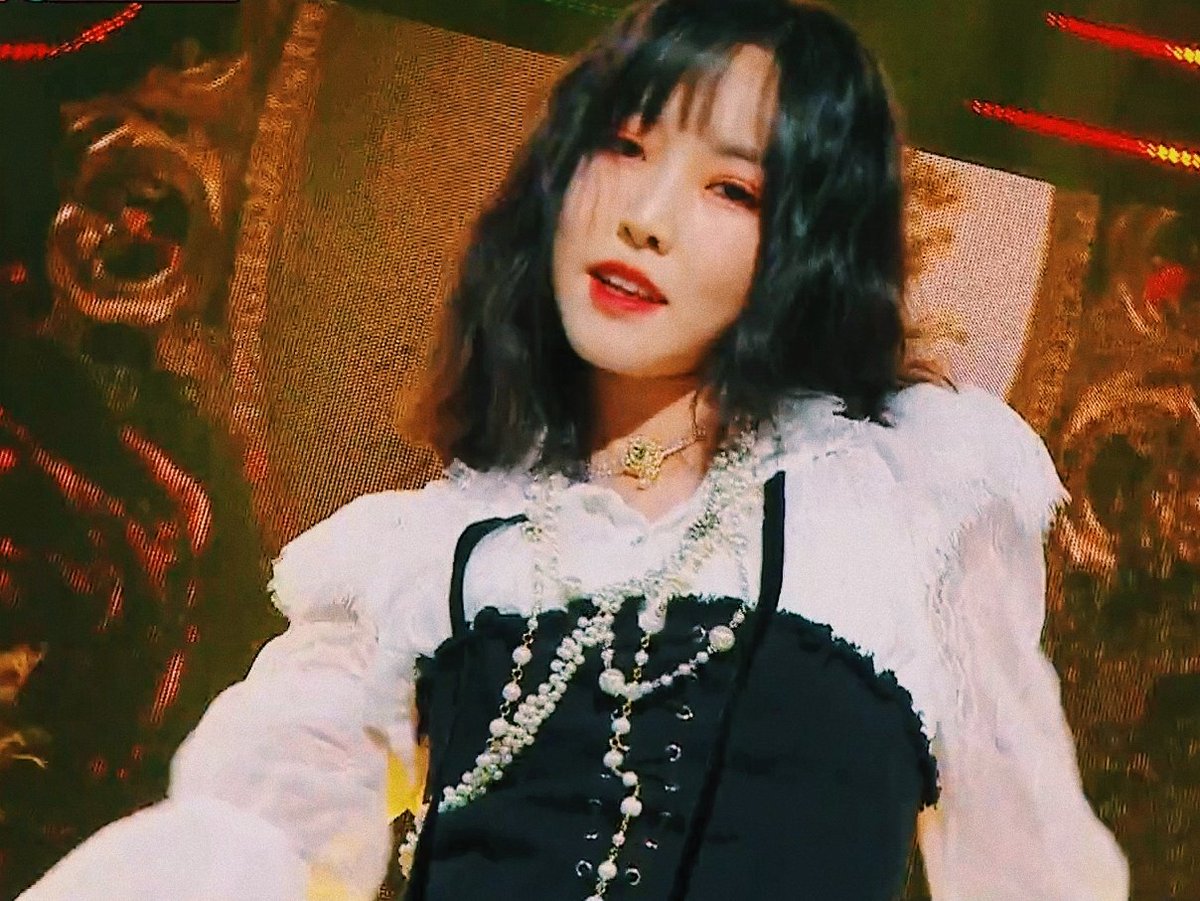 _mademydayz's tweet photo. always great to see her on stage. 🖤 https://t.co/VYhvDVFdC7