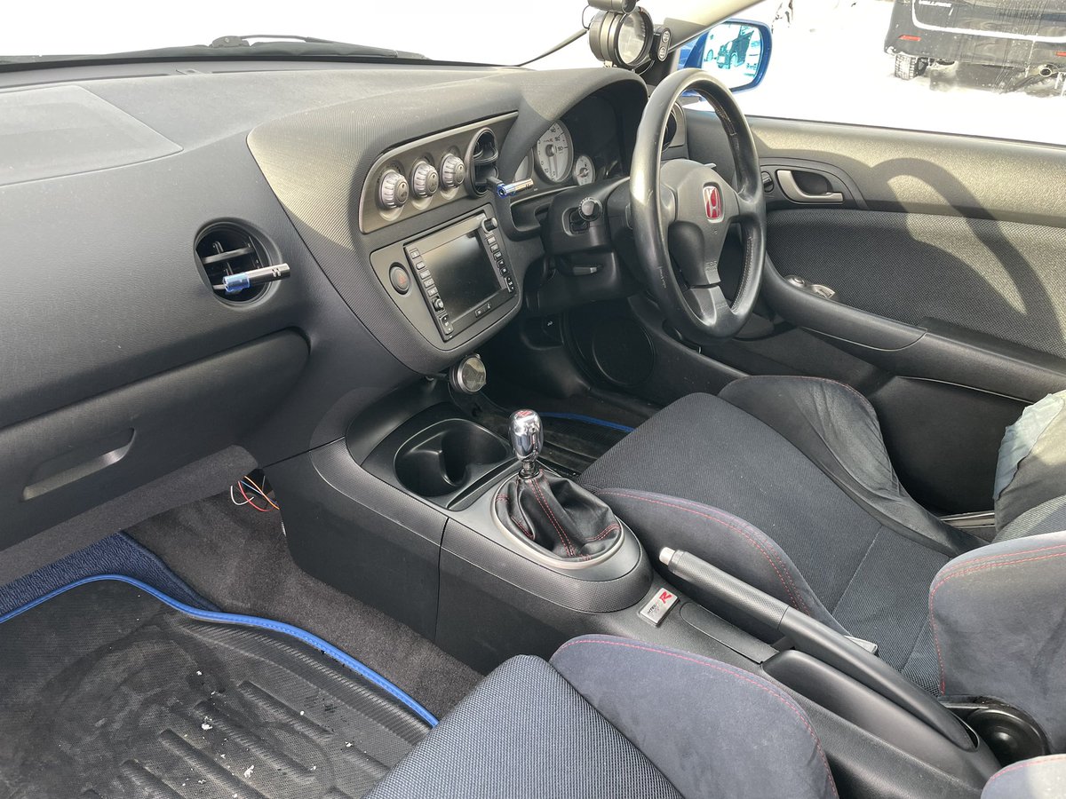 軽さは正義 tweet media