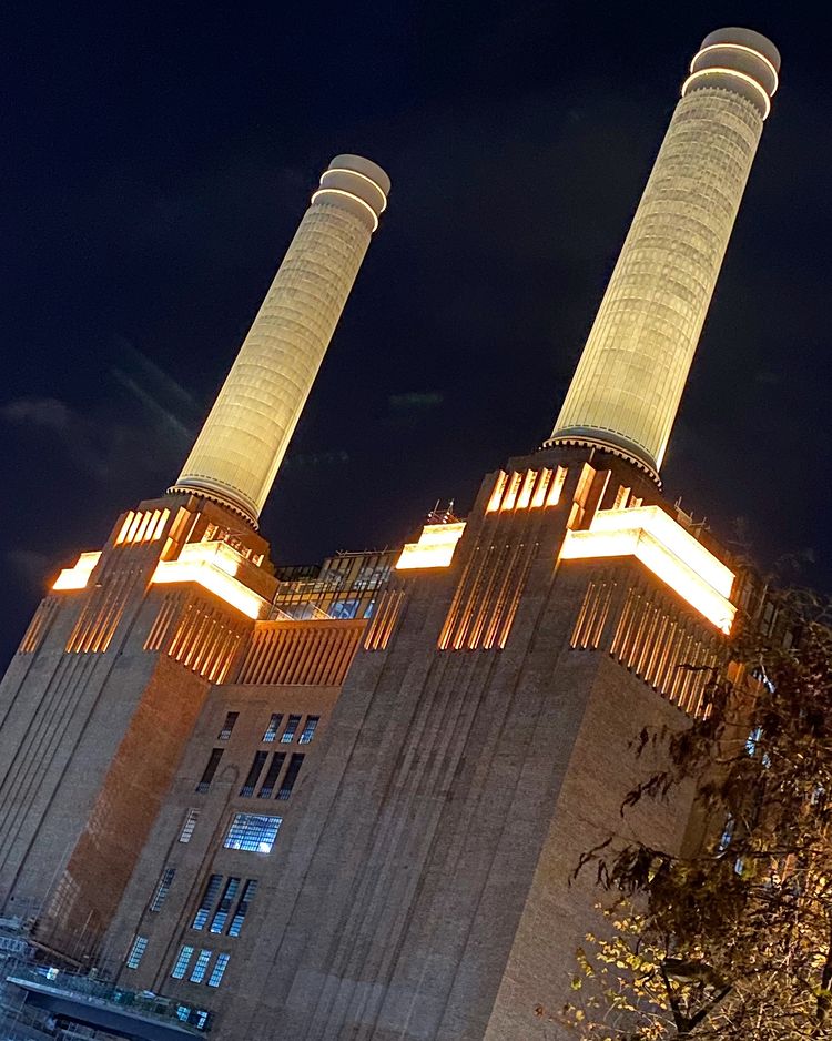 ArchiAdvisor's tweet photo. RT @grigio_london: Looking forward to the Light Festival 2022 this weekend at Battersea Power Station π¬π§ There's 6 spectacular installations, expect to see some of them here! π€£ #batterseapowerstation #battersea #redevelopment #architecture #powerstatβ¦ https://t.co/l1z78G1WEN