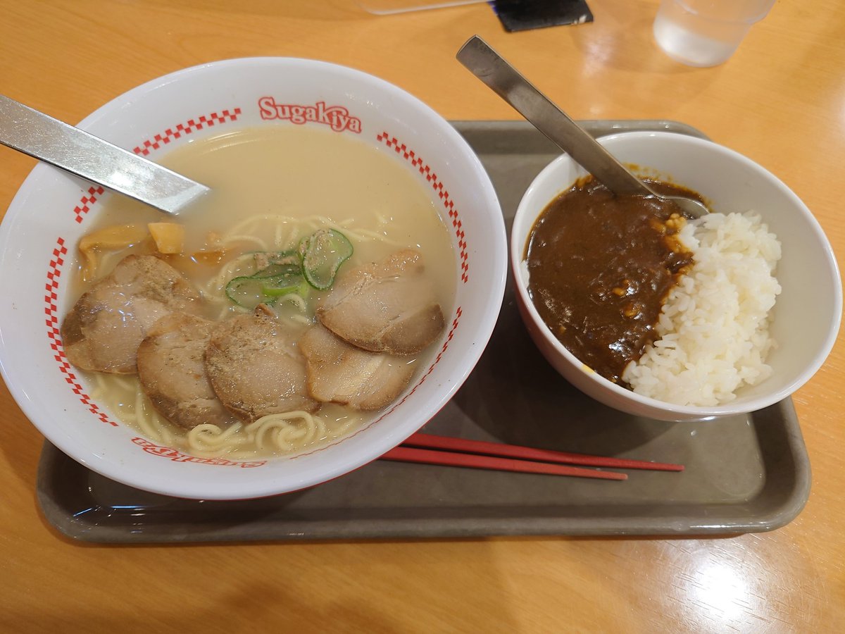 遅めの昼食タイム😂 今日は兵庫に2軒しかない超久々の寿がきやにしました😄 今からコストコ会員解約して来まぁーす🤣