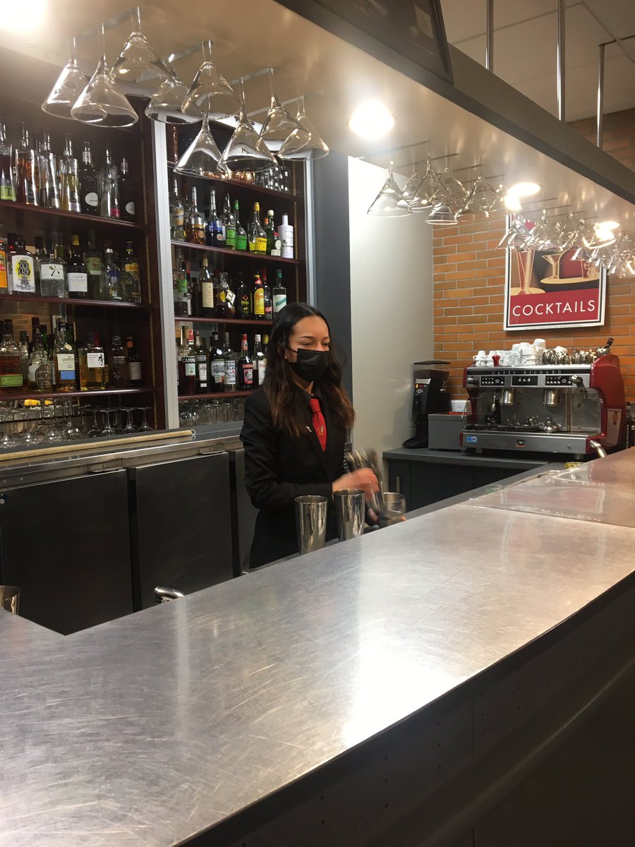 LDMCArcachon's tweet photo. Aujourd’hui, 9h-13h - Journée Portes Ouvertes BTS Tourisme, Mentions Complémentaires Employé(e) Barman et Organisateur de réception et FCIL Pâtisserie Boutique et Restaurant au @LDMCArcachon !! https://t.co/b3nwSWdDsQ