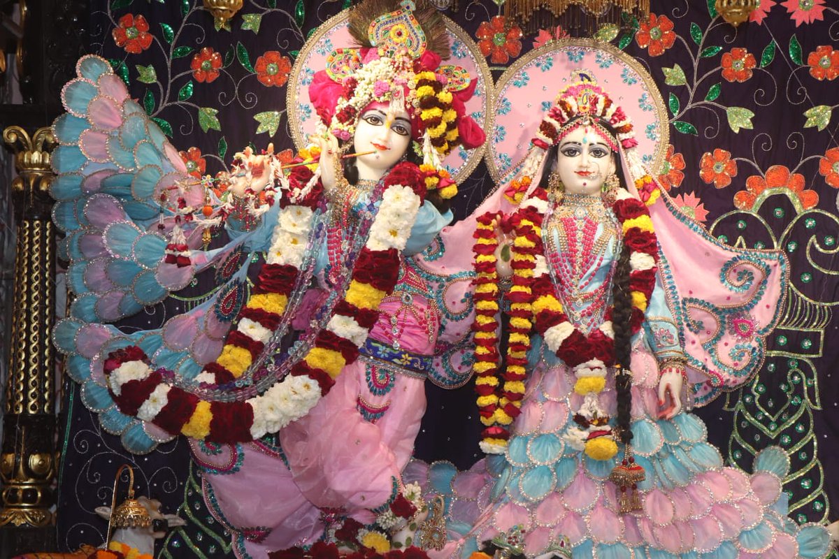 ISKCONahmd's tweet photo. ISKCON Ahmedabad Darshan 
22 Jan 2022
#Dailydarshan #RadhaGovindDev #ISKCONAhmedabad https://t.co/V3uasrB0Dq