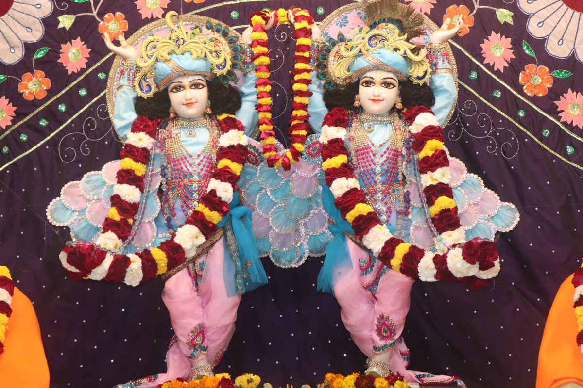 ISKCONahmd's tweet photo. ISKCON Ahmedabad Darshan 
22 Jan 2022
#Dailydarshan #RadhaGovindDev #ISKCONAhmedabad https://t.co/V3uasrB0Dq