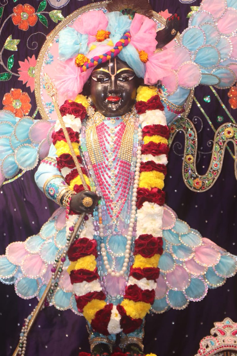 ISKCONahmd's tweet photo. ISKCON Ahmedabad Darshan 
22 Jan 2022
#Dailydarshan #RadhaGovindDev #ISKCONAhmedabad https://t.co/V3uasrB0Dq