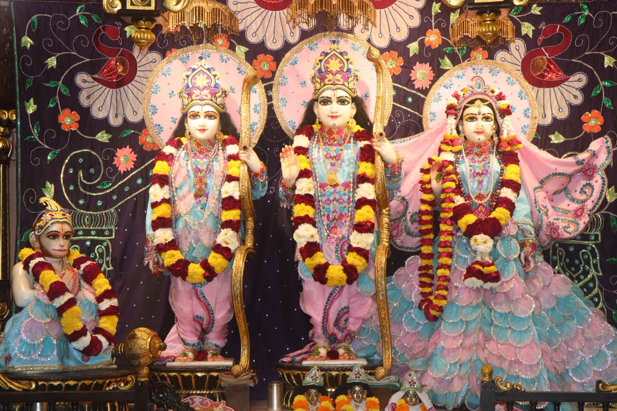 ISKCONahmd's tweet photo. ISKCON Ahmedabad Darshan 
22 Jan 2022
#Dailydarshan #RadhaGovindDev #ISKCONAhmedabad https://t.co/V3uasrB0Dq