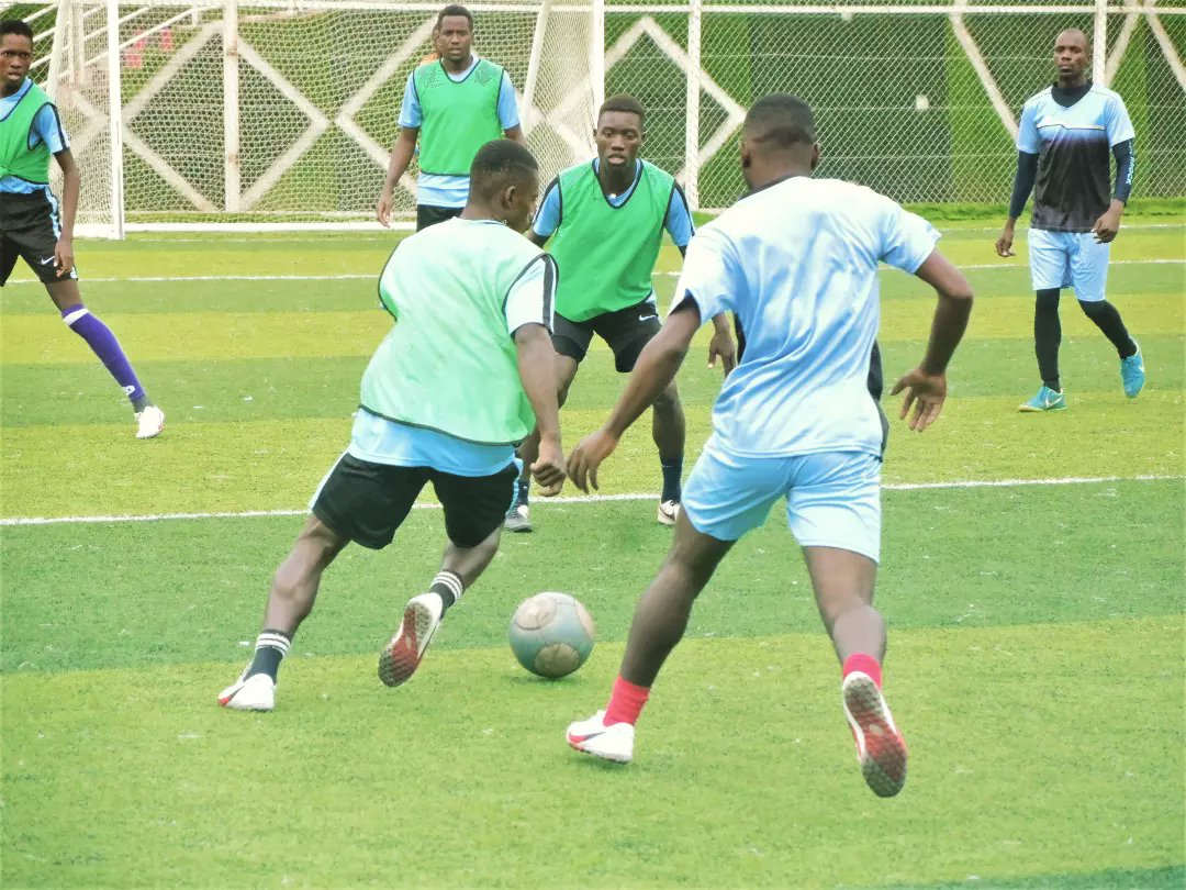 mbalwacl's tweet photo. MATCH Day 6

#SPTBAS

#soccerdribbling
#soccerlegue #soccer #soccerlove #league #soccerlovers https://t.co/hMaZcKP6LY