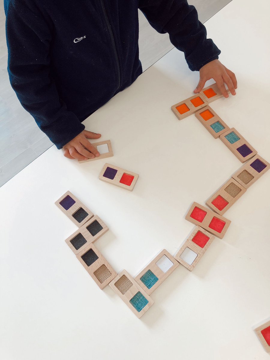 grasisoler's tweet photo. Qui ha dit que les matemàtiques són avorrides? A la classe dels cavalls fem taller de matemàtiques manipulatives. Propostes engrescadores que fan que els protagonistes de l'aprenentatge siguin ells mateixos!
#matemàtiques 
#infantil
#manipulem
#juguem
#aprenentatge https://t.co/CuMWRUDEpT