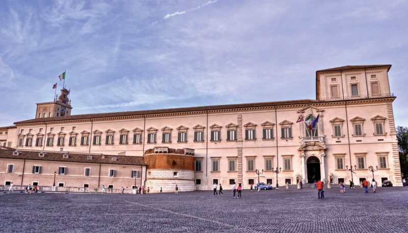 LucaGCastellin's tweet image. Il #Quirinale, punto di equilibrio di un sistema in bilico. Su #VPPlus l’analisi di @DamianoPalano sulle elezioni del #PresidenteDellaRepubblica 
rivista.vitaepensiero.it//news-vp-plus-…