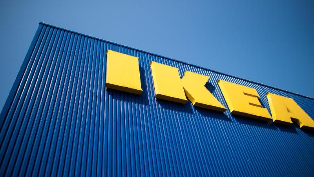 welt's tweet photo. Jetzt hat die Omikron-Welle auch Folgen für Ikea &amp; Co. https://t.co/vGfHMqVsnZ https://t.co/WWt63WqY7m
