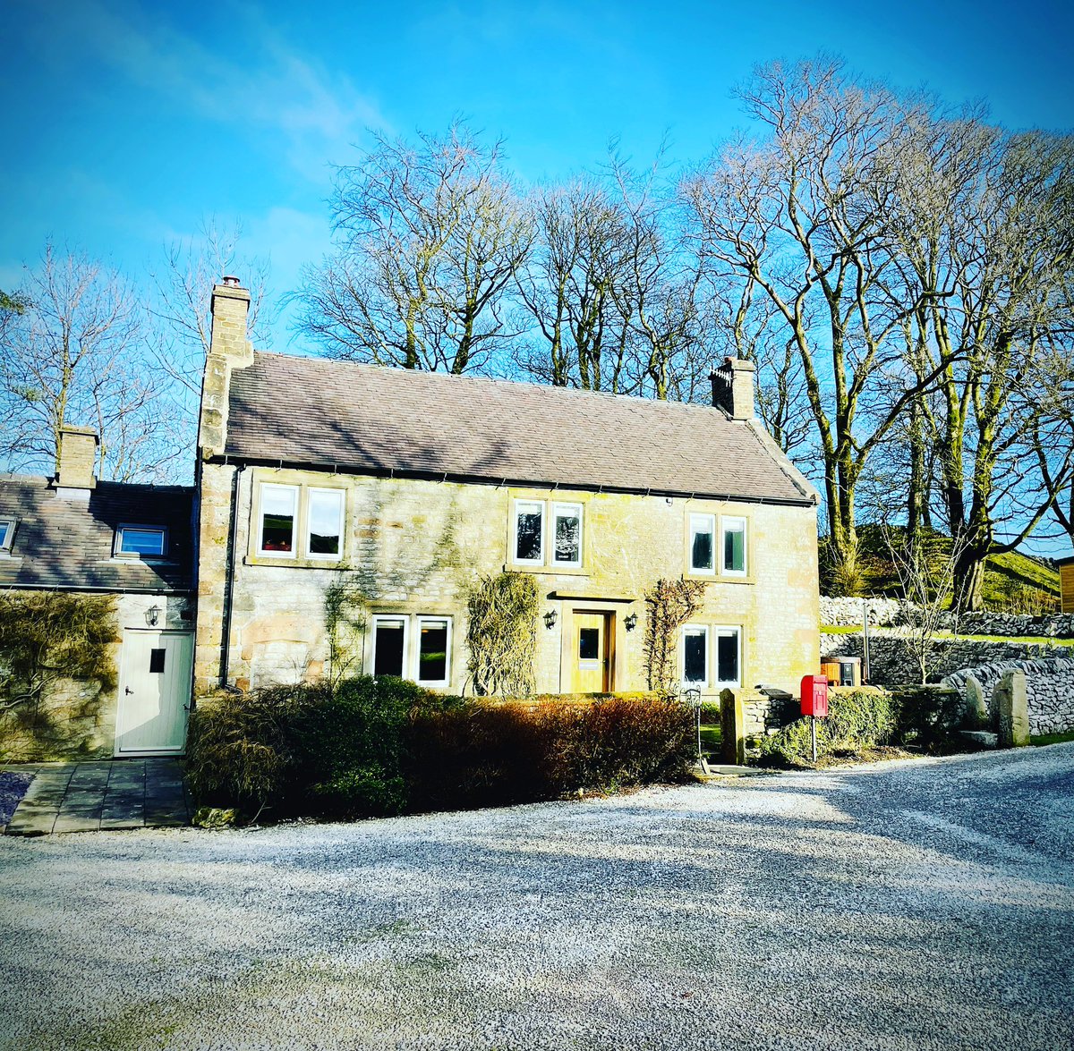 Peak_District's tweet photo. Peak District perfection. Stunning winter days but wrap up warm! Hope everyone has a great Saturday.
#peakdistrict #peakdistrictcottages #wheeldontrees #wheeldontreescottages https://t.co/6mQnYe6IXK