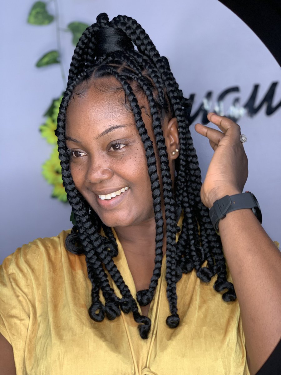 AugustPalace's tweet photo. Short or long? Which do u like ? 
.
Category: Braids 
Duration: 1hr 45mins  and 3hrs respectively 
Location: Opposite aroma eatery, abayomi, iwo road Ibadan. 

I’m still available for braids today. #braidsinibadan #augustpalace https://t.co/ojo0yYvnDW