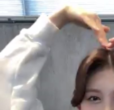 09gaeul24's tweet photo. IVEちゃん1位おめでとうㅠㅠㅠ
記念すべき10冠の日に会えてよかった。

#IVE #IVE_ELEVEN 
#IVE9thWin #ELEVEN9thWin https://t.co/LqjsEYnTEk