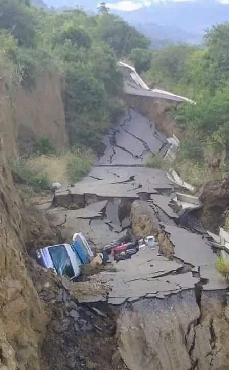 CirculoGloBal_I's tweet photo. #PERU Reportan grave deslizamiento de tierra en una carretera de Puerto #Naranjitos, #Jamalca, #Amazonas. 21/01/2022
#Landslide #Derrumbe https://t.co/qnAMzv0fUm