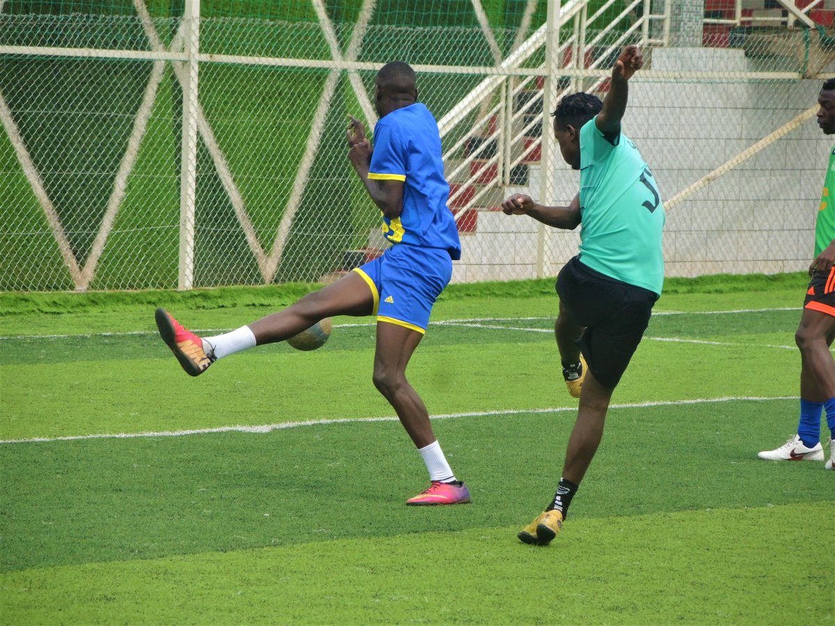 mbalwacl's tweet photo. Always test your luck. ⚽

#shot #ballshot #ballphotography #soccerdribbling #shotsontarget #soccer #footballgame #games https://t.co/KGLsmOXz7Z