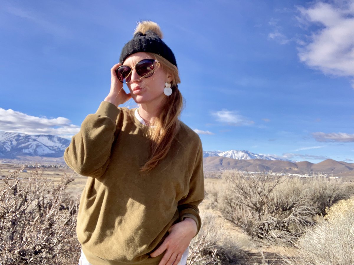 BulletStringer's tweet photo. #BulletStringer for #LuxxiJewelry get 25% off at https://t.co/ZrskUFZ313 when you use the #promocode BULLET25 (Featured below: The Caroline Earrings, for promotional consideration.) https://t.co/B8tVomBnNg