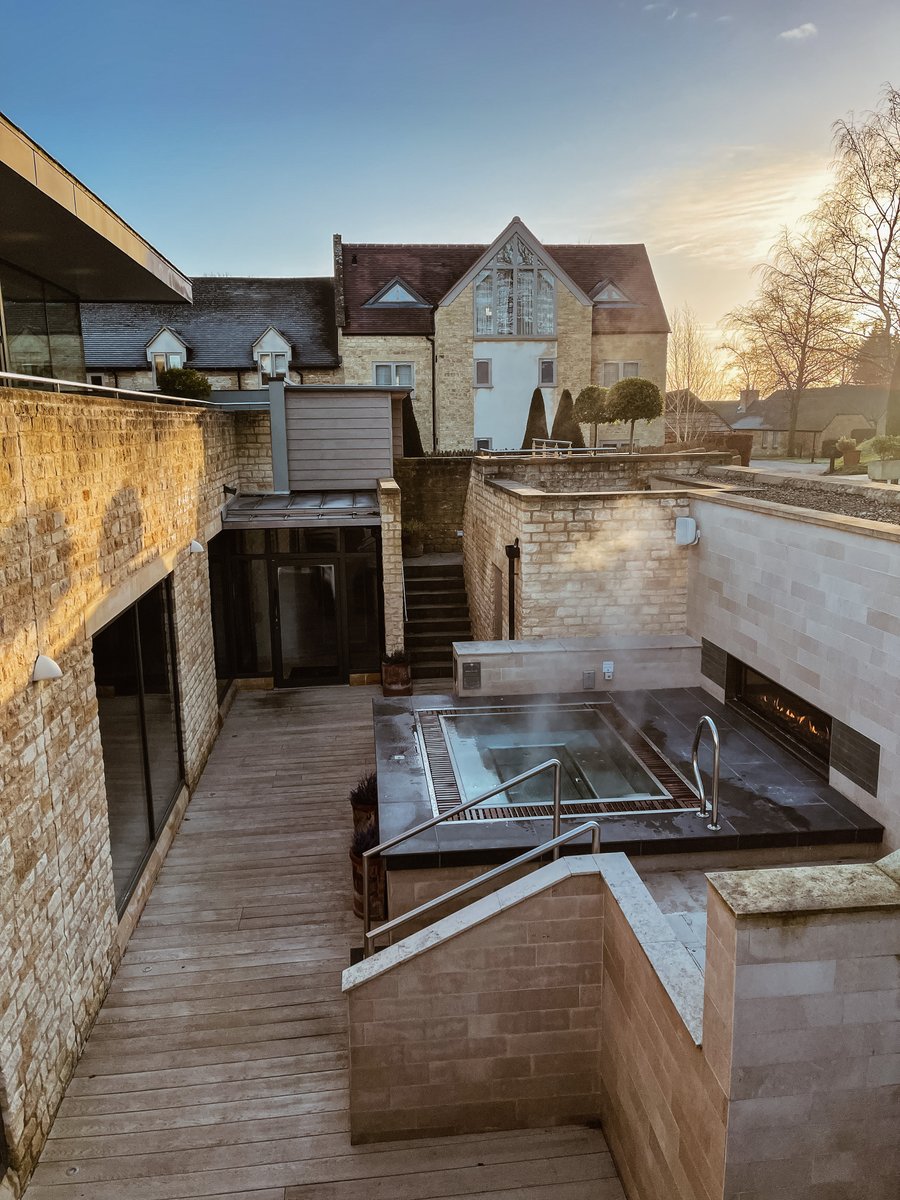 DormyHouse's tweet photo. Paging McSteamy 🛁✨
.
It’s a beautiful day to…have dip. Our brand new, extra steamy and utterly dreamy hot tub is the perfect place for a sunrise splash 💦 It’s the Meredith to our Cristina (yup, we went there). 
.
#mcdreamy #mcsteamy #greysanatomy #meredithtomychristina https://t.co/OyRL46d3Py