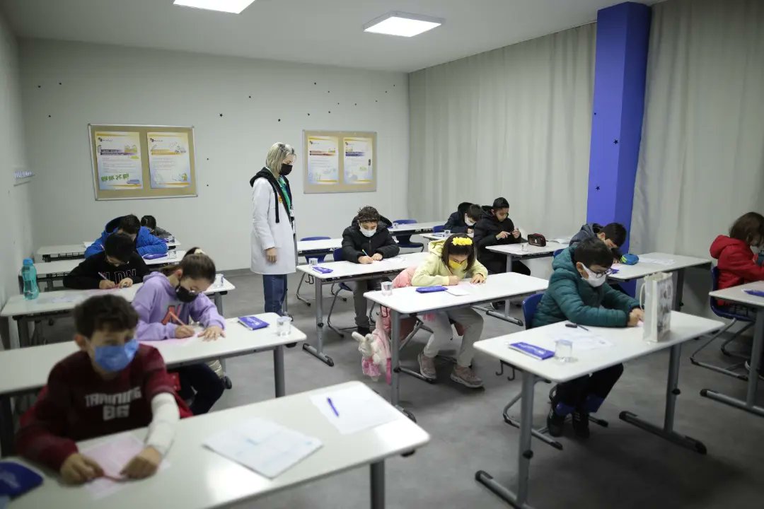 DK_DorukKoleji's tweet photo. 2022-2023 Eğitim-Öğretim yılı için Okula Kabul ve Bursluluk sınavımız bugün saat 10.00 oturumu ile başladı. 2 gün sürecek ve yaklaşık 1200 öğrencinin katılımıyla gerçekleşecek sınavlarımıza yoğun ilgi gösteren tüm velilere teşekkür ediyor, bütün öğrencilere başarılar diliyoruz. https://t.co/AtT7I7MLn5