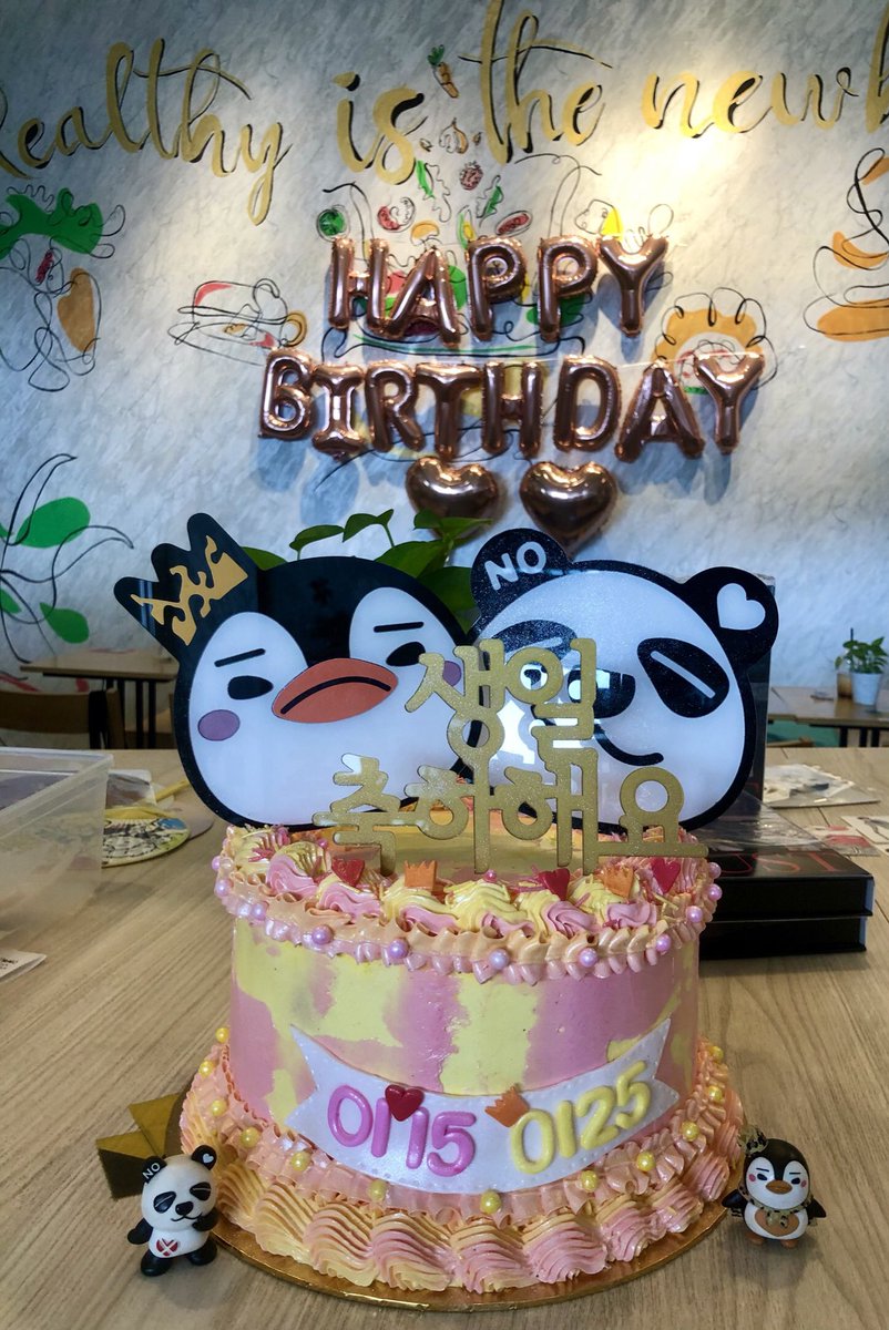 graceyzoopm's tweet photo. Enjoyed Junbros cafe event with Emperor Penpen π§ & @esther03281 π Thanks @MYHottest2PM for organizing and the giveaways too! β€οΈ#WithJUNBROSAgain #2pm #LeeJunHo #Jun_k https://t.co/FIN89769at