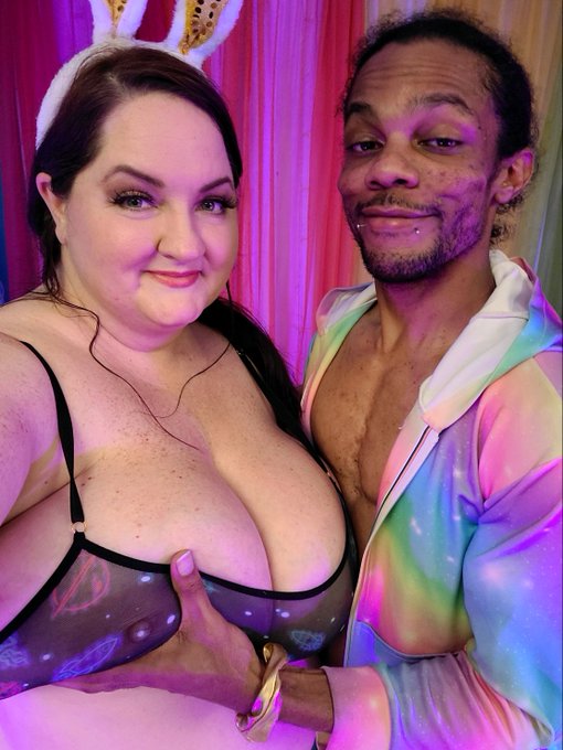 So much fun tonight with @AJ_Fresh_XXX!  📸 @ericdikkersun  Special thanks to @JessicaLust4You https://t<a class="tags" href="/tag/aj_fresh_xxx">@aj_fresh_xxx</a><a class="tags" href="/tag/ericdikkersun">@ericdikkersun</a><a href="/tag/mvsales"class="tags"><span>#mvsales</span></a>