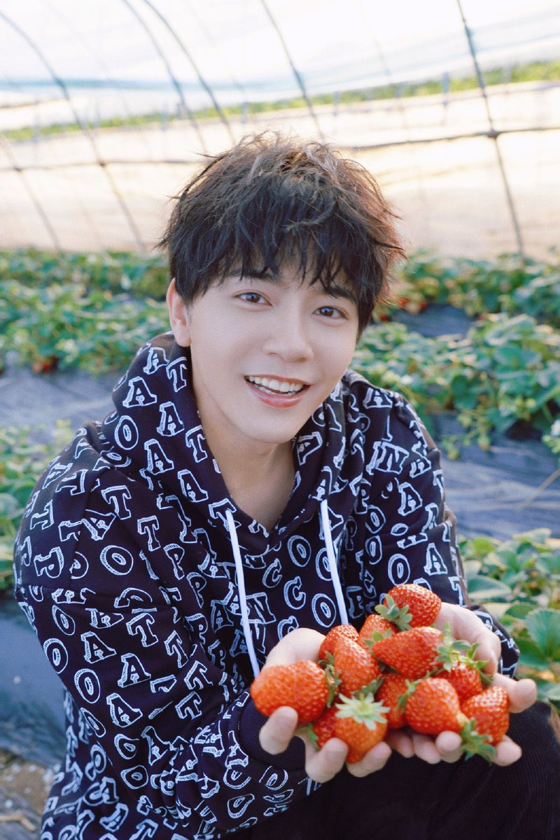 SVmpT5HKTyBSou0's tweet photo. 2022.01.22 ©️李宗霖 ChungLin
好可爱😍🍓🍓
#李宗霖
#LiZongLin https://t.co/2MOlnnokJO