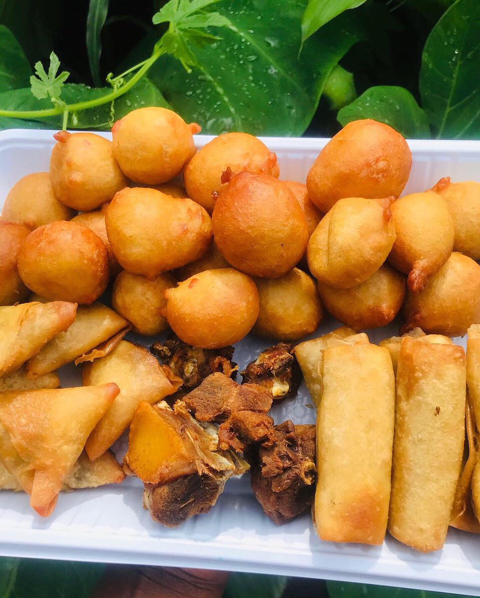 dammygold032's tweet photo. Our crispy, yummy, 😋crunchy chicken small chops is available to compliment your weekend and you can get it step down with @__cocacola_ drink as indicate in frame 2 just because is #weekendoclock #smallchops https://t.co/rjBtpDH2a4