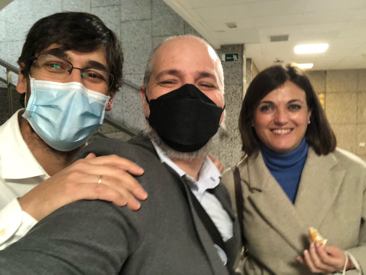 Kriss_Sanjose's tweet photo. Broche de oro en cierre semana Máster @quironsalud #liderazgo y #TransformacionDigital. Lujo de ponentes🔝mejores personas💕Gracias x inspirarnos! @AlfonsoCabello_ @BeakulInf @DrRaulCordoba @ant_herrero #DavidDelRio #PROMS #PREMS #BigData #SmartData @mvcrespotorres @JaimeLastras https://t.co/aFMgIEDed9