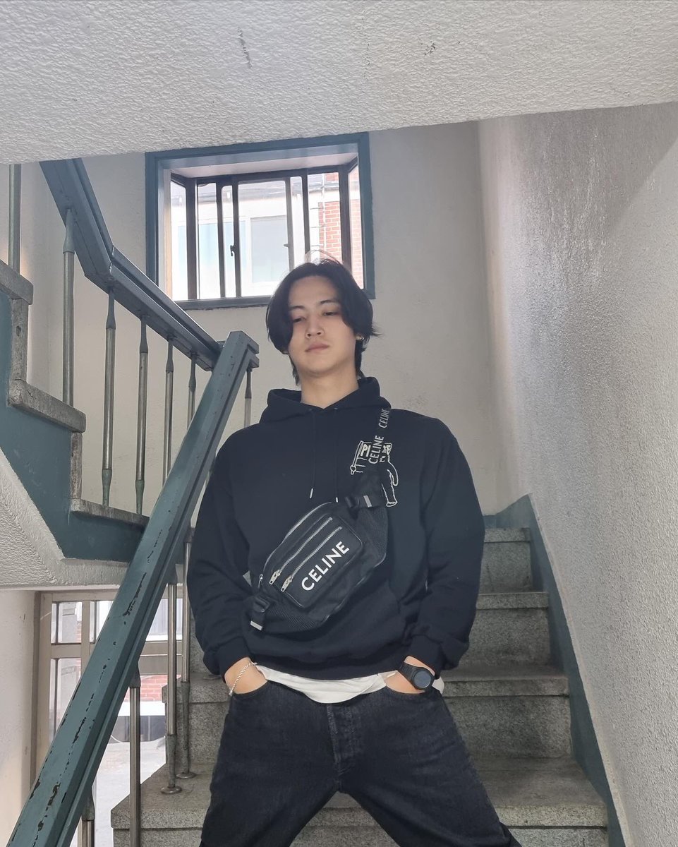 archive_Jaebeom's tweet photo. JAY B x Celine Homme

#JAYB #제이비 @jaybnow_hr https://t.co/dRhAhcTqDE