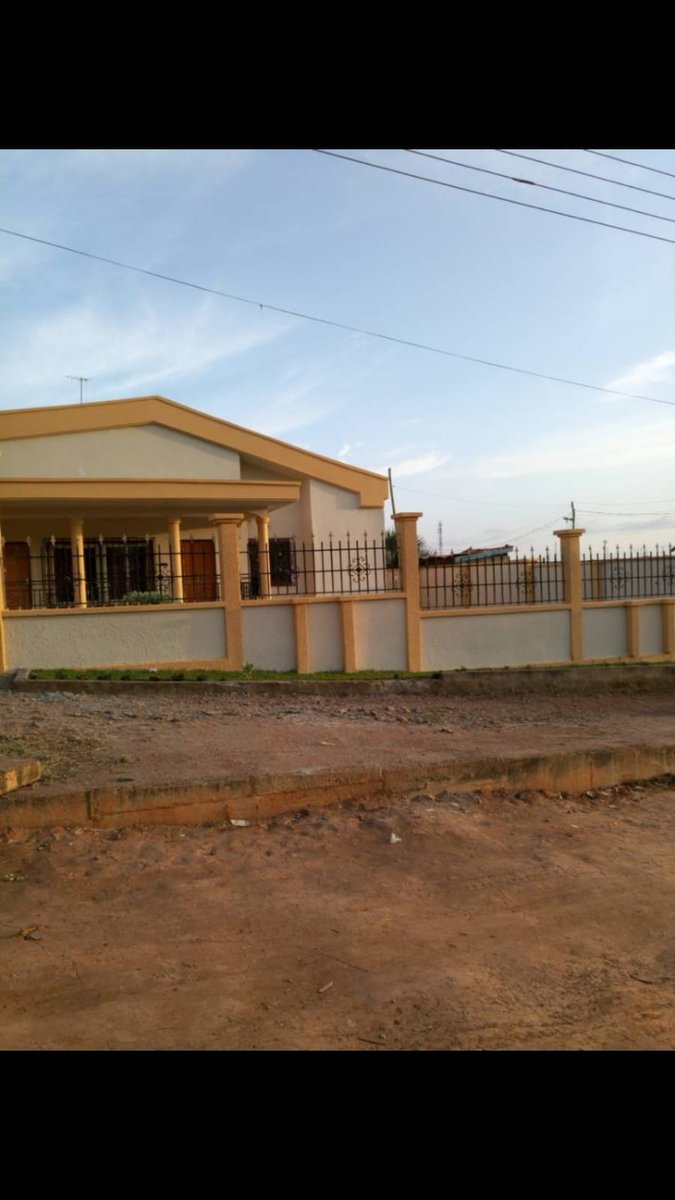 SocratesAPA's tweet photo. For sale at Kumasi kwadaso selom hospital junction.
(5) Bedrooms,hall, dining,kitchen, toilet and bath, Bullet proof doors etc.
Price:Ghc950,000

Kindly Dm @luxuryfie for enquiries https://t.co/JtRW9nJOrE