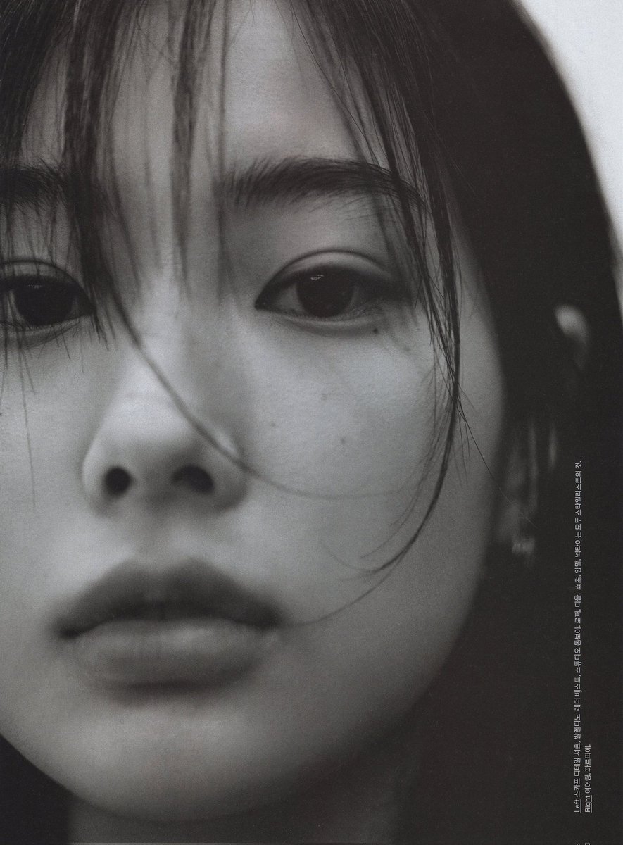 hyempics's tweet image. we gotta go crazy for this hyewon! 🥵